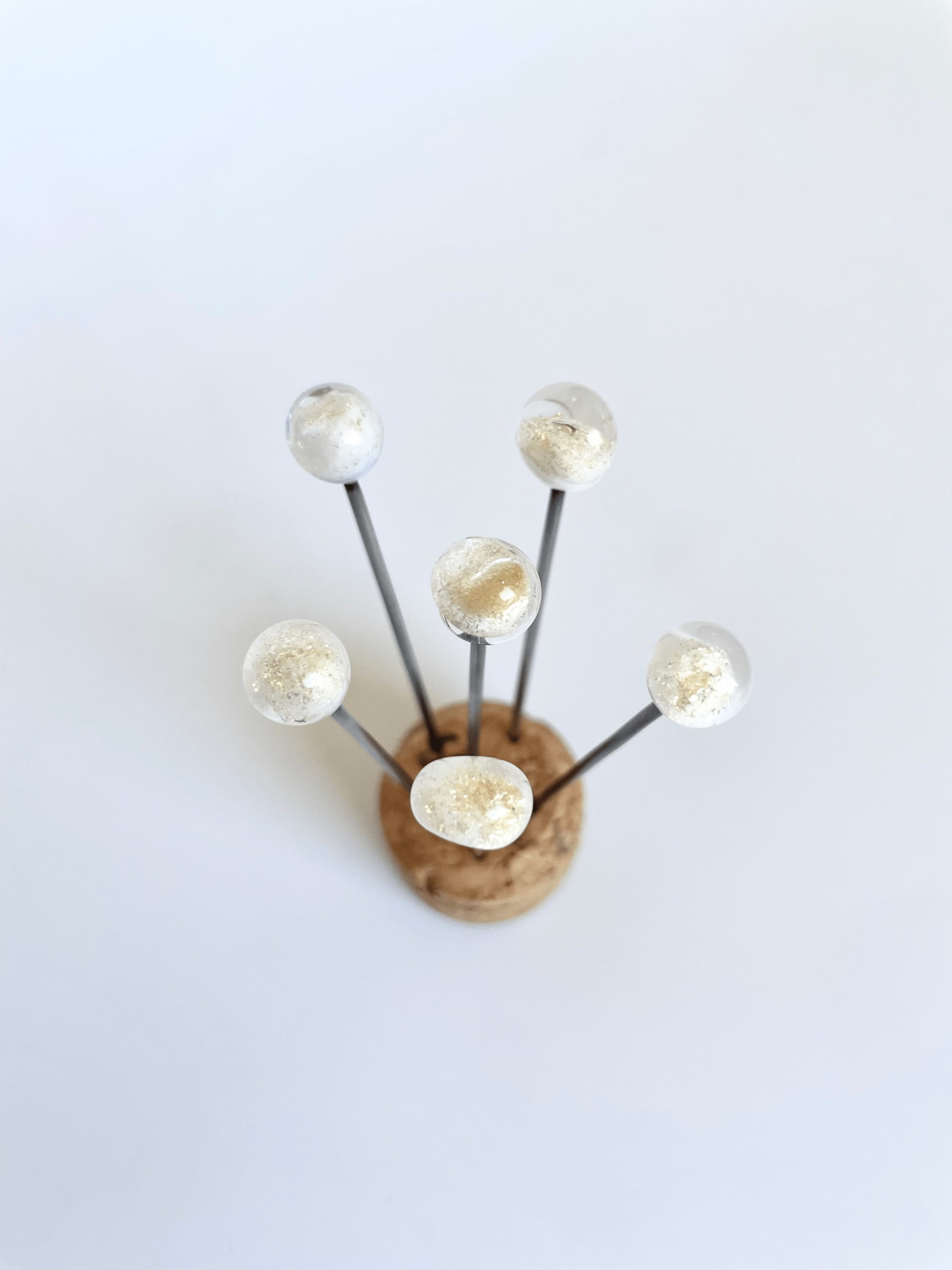 Piques apéro "Champagne" en verre de Murano blanc et doré, accessoires artisanaux en acier inoxydable alimentaire